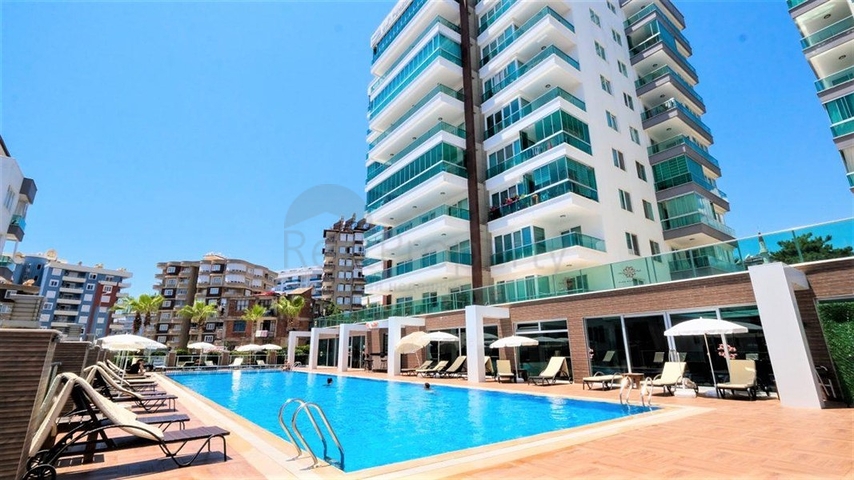 Просторная квартира планировкой 2+1 в пешей доступности до моря