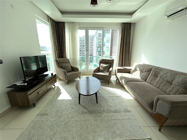 Просторная квартира планировкой 2+1 в пешей доступности до моря