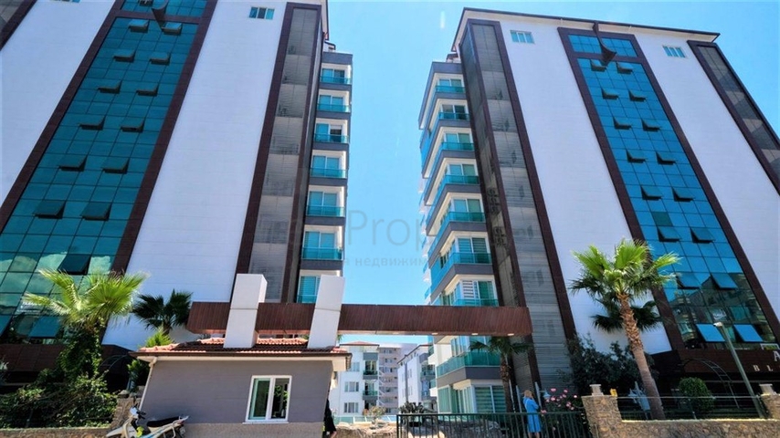 Просторная квартира планировкой 2+1 в пешей доступности до моря