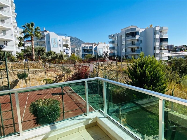 Просторная квартира планировкой 2+1 в пешей доступности до моря