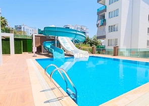 Просторная квартира планировкой 2+1 в пешей доступности до моря