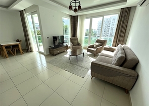 Просторная квартира планировкой 2+1 в пешей доступности до моря