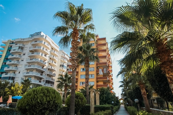 Большая квартира с шикарным видом на Средиземное море