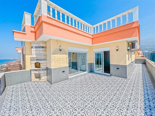 Большая квартира с шикарным видом на Средиземное море