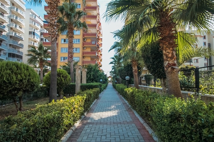 Большая квартира с шикарным видом на Средиземное море