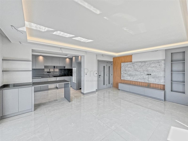 Большая квартира с шикарным видом на Средиземное море