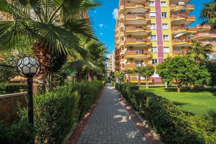 Большая квартира с шикарным видом на Средиземное море