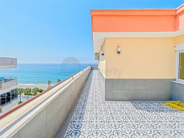 Большая квартира с шикарным видом на Средиземное море