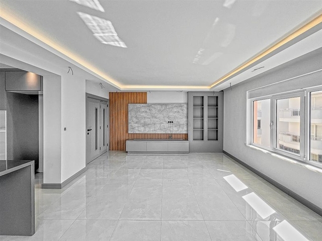 Большая квартира с шикарным видом на Средиземное море