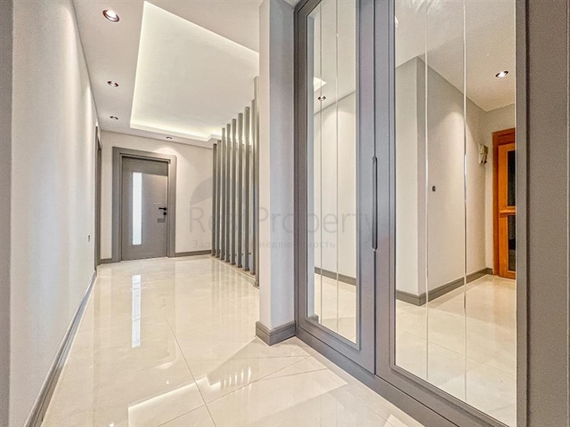 Большая квартира с шикарным видом на Средиземное море