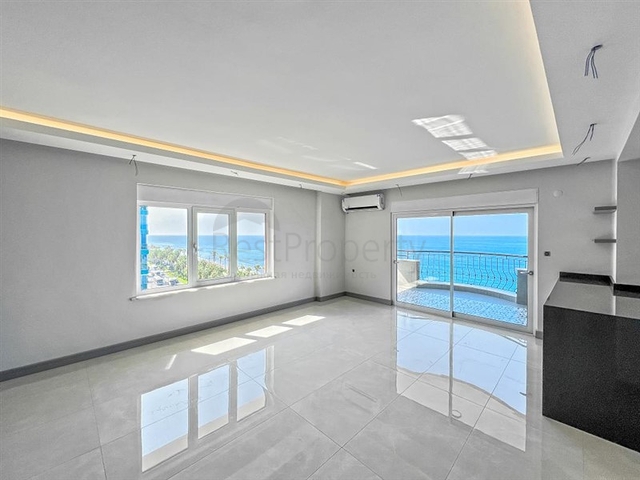 Большая квартира с шикарным видом на Средиземное море