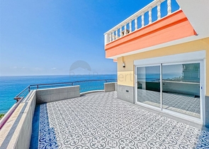 Большая квартира с шикарным видом на Средиземное море