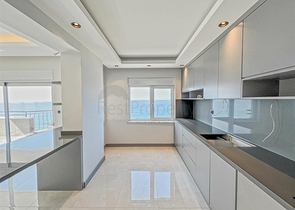 Большая квартира с шикарным видом на Средиземное море