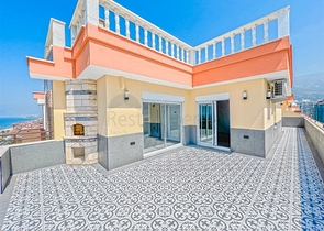 Большая квартира с шикарным видом на Средиземное море