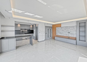 Большая квартира с шикарным видом на Средиземное море