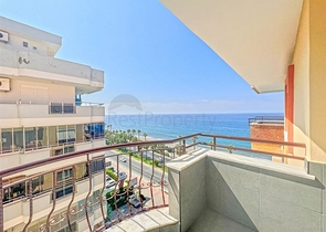 Большая квартира с шикарным видом на Средиземное море