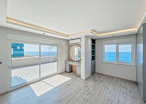 Большая квартира с шикарным видом на Средиземное море