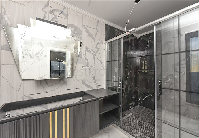 Большой пентхаус 4+1 в районе Оба