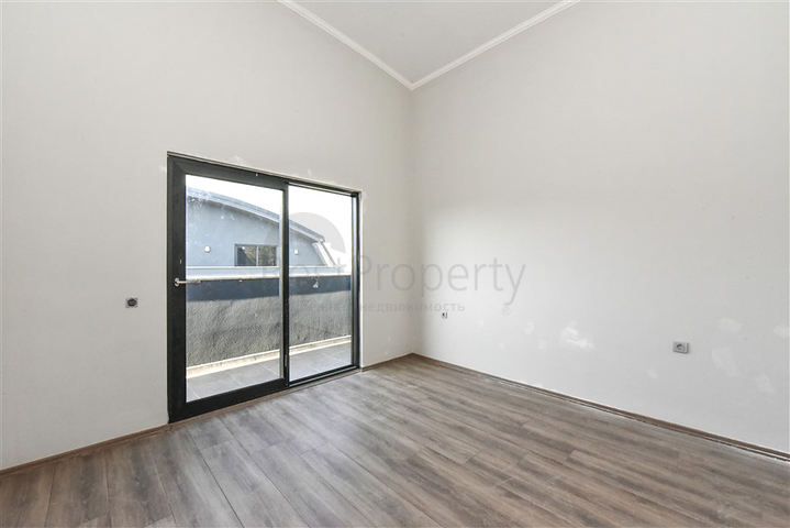 Большой пентхаус 4+1 в районе Оба