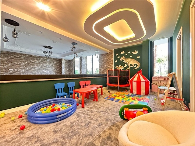 Большой пентхаус 4+1 в районе Оба