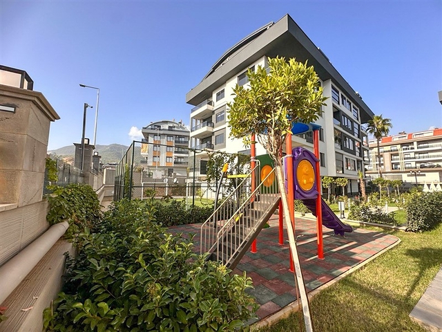 Большой пентхаус 4+1 в районе Оба