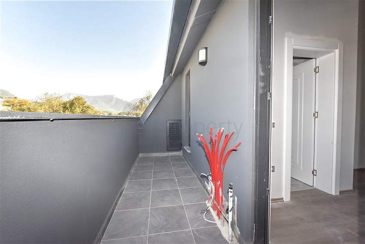 Большой пентхаус 4+1 в районе Оба