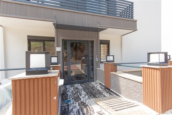 Меблированная квартира 1+1 на пляже Клеопатра