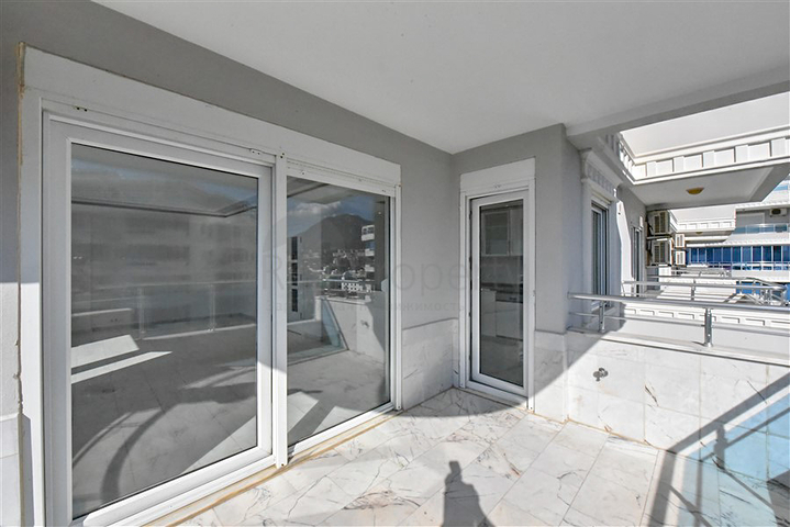 Квартира 2+1 на первой линии с фронтальным видом на море