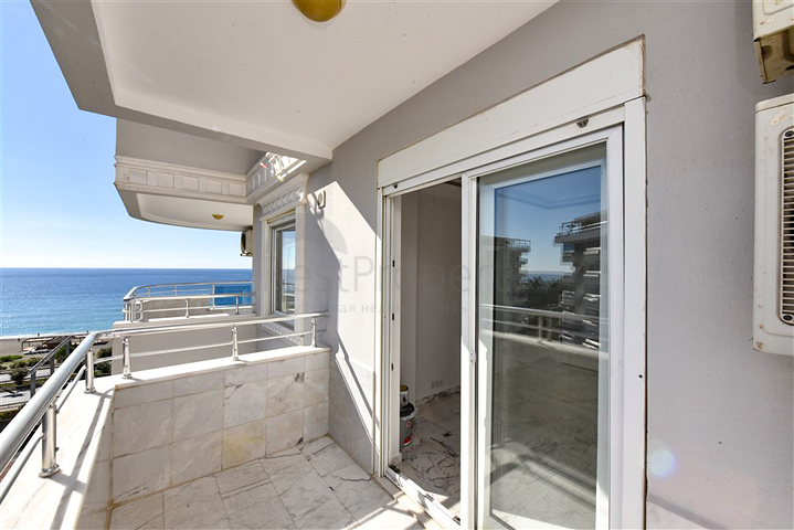 Квартира 2+1 на первой линии с фронтальным видом на море