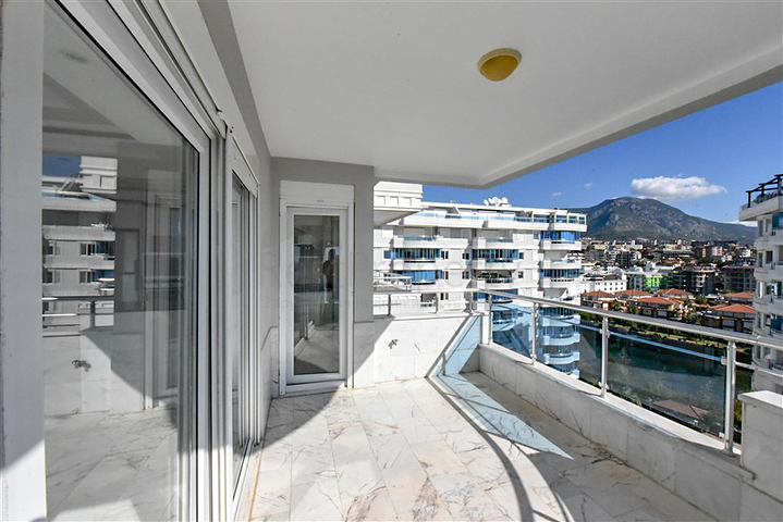 Квартира 2+1 на первой линии с фронтальным видом на море