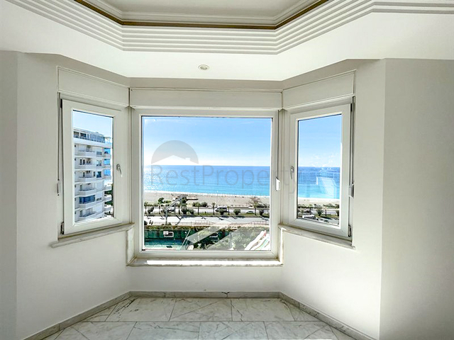 Квартира 2+1 на первой линии с фронтальным видом на море