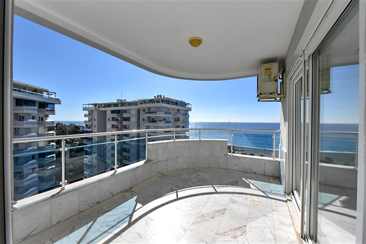 Квартира 2+1 на первой линии с фронтальным видом на море