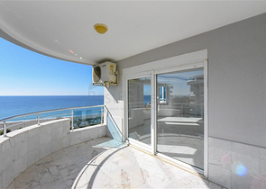 Квартира 2+1 на первой линии с фронтальным видом на море