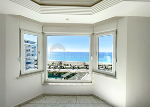 Квартира 2+1 на первой линии с фронтальным видом на море