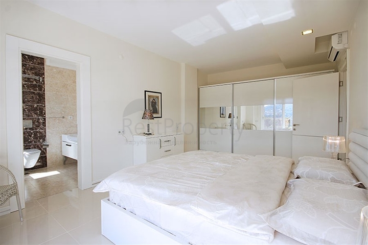 Вилла с собственным бассейном