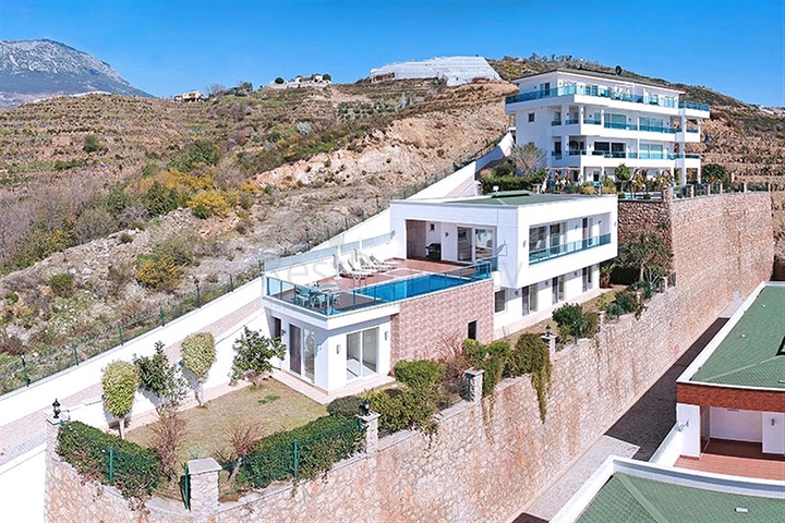 Вилла с собственным бассейном