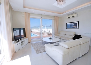 Вилла с собственным бассейном