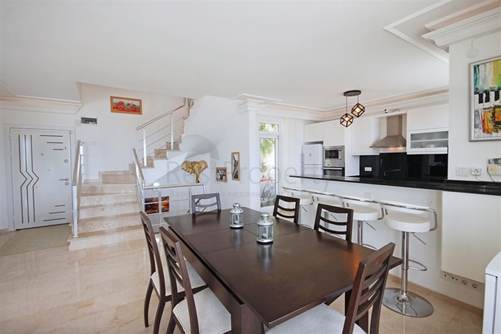 Вилла 4+1 с видом на море в районе Каргыджак