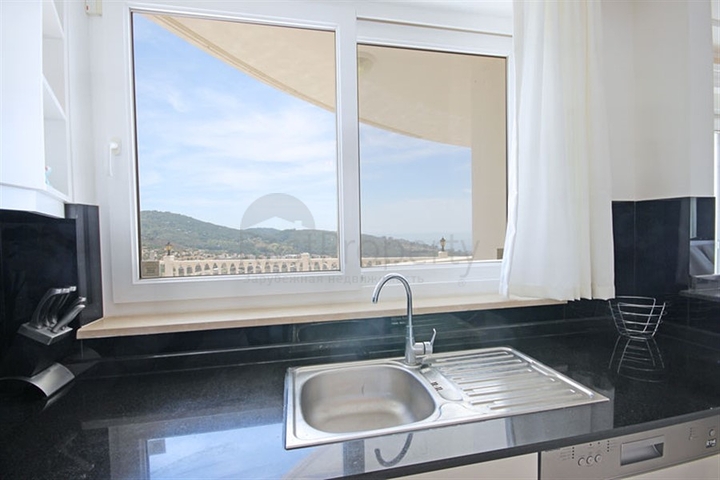 Вилла 4+1 с видом на море в районе Каргыджак