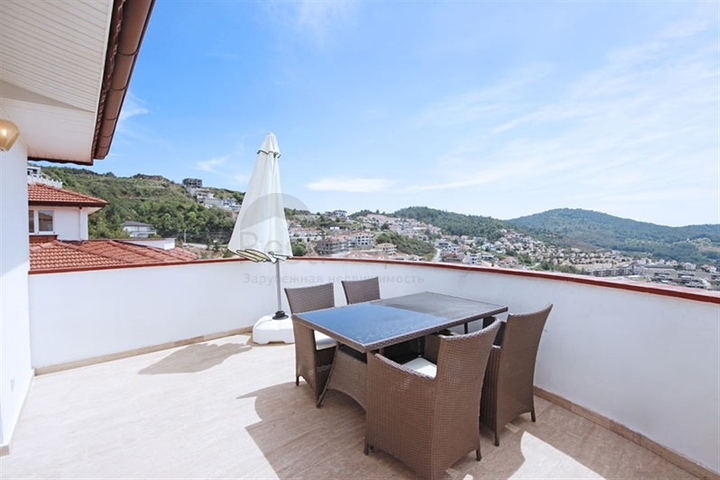 Вилла 4+1 с видом на море в районе Каргыджак