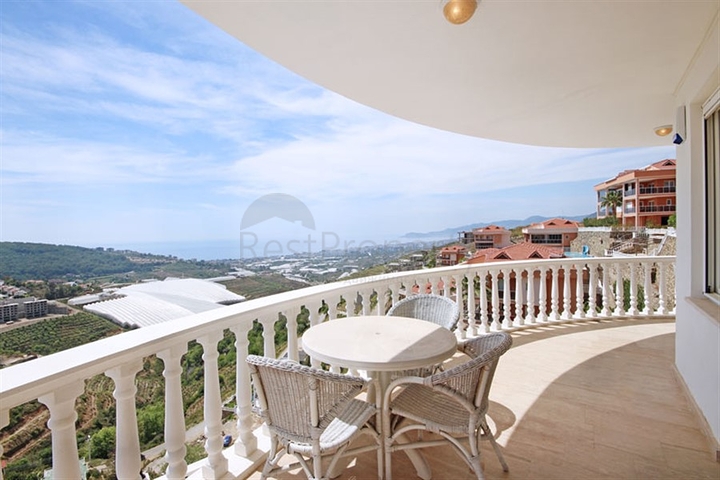 Вилла 4+1 с видом на море в районе Каргыджак