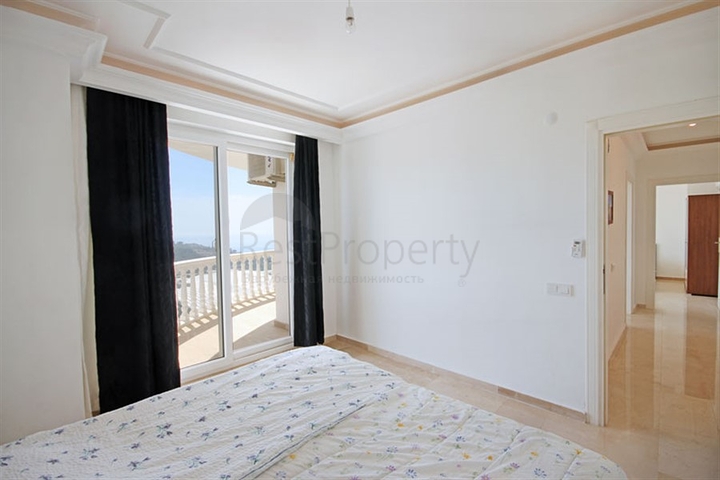 Вилла 4+1 с видом на море в районе Каргыджак