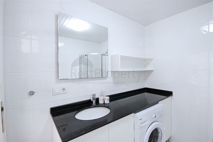 Вилла 4+1 с видом на море в районе Каргыджак