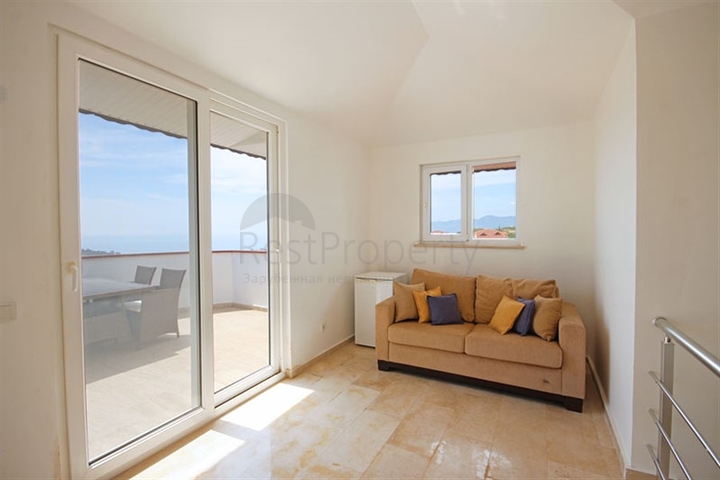 Вилла 4+1 с видом на море в районе Каргыджак