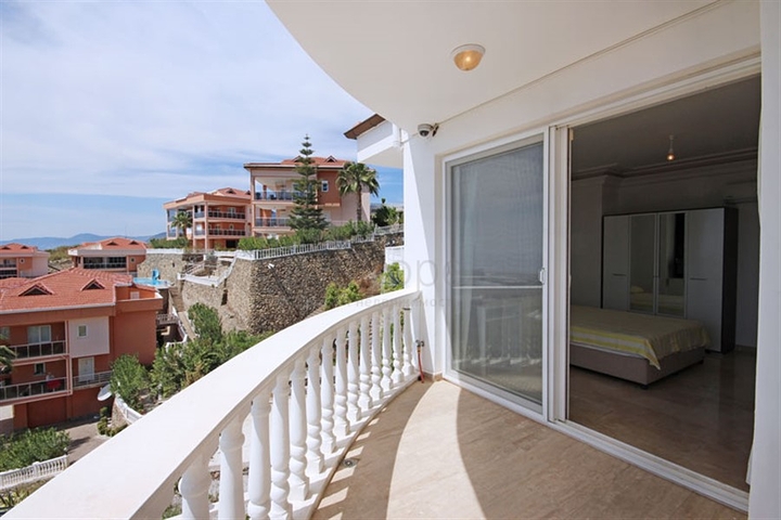 Вилла 4+1 с видом на море в районе Каргыджак