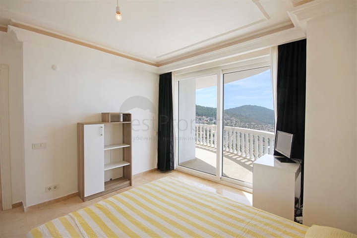 Вилла 4+1 с видом на море в районе Каргыджак