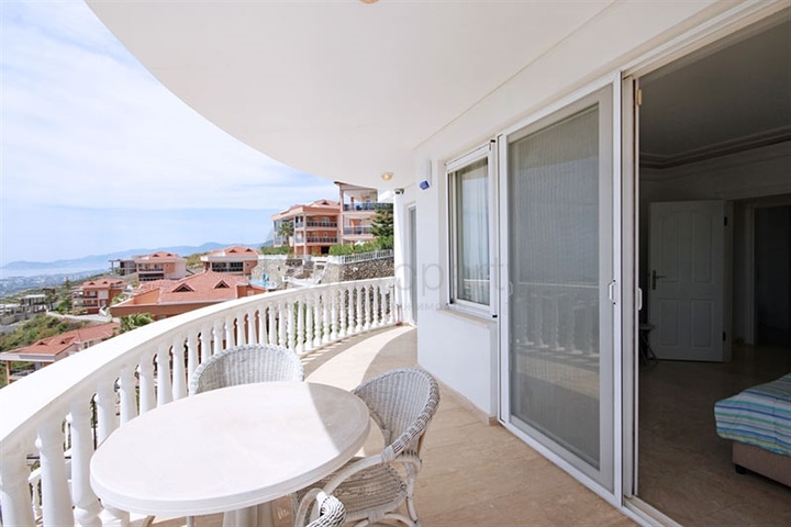 Вилла 4+1 с видом на море в районе Каргыджак