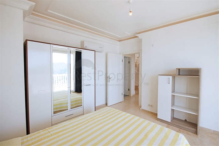 Вилла 4+1 с видом на море в районе Каргыджак