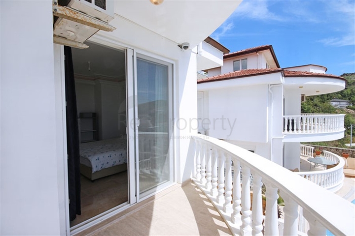 Вилла 4+1 с видом на море в районе Каргыджак