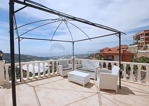 Вилла 4+1 с видом на море в районе Каргыджак